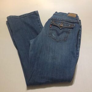 ✔️Levi
515 Jeans 